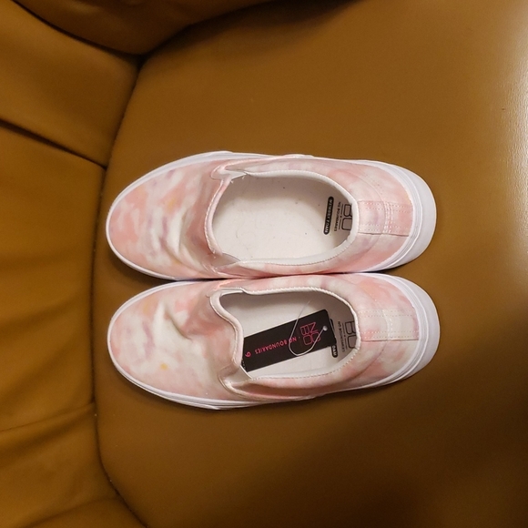 New pink tie dye slip on shoes - Picture 2 of 4